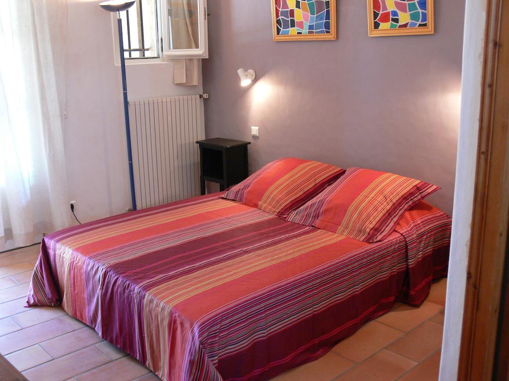 Hotel La Coudouliere Saint-Rémy-de-Provence Pokój zdjęcie